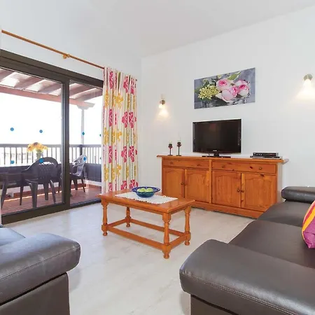 Puerto Del Carmen Sleeps 4 Air Con Wifi Villa