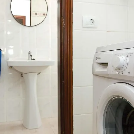 فيلة Puerto Del Carmen Sleeps 4 Air Con Wifi بويرتو ذيل كارمين